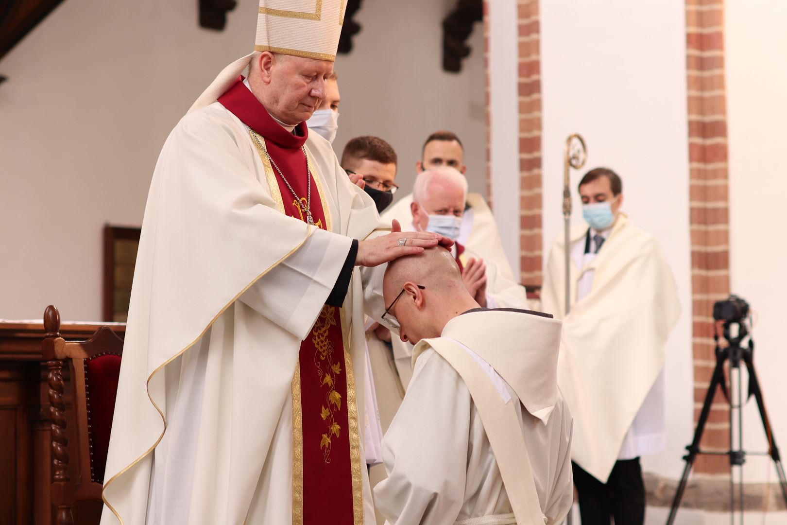 Vigningens sakrament för diakoner och präster hos Gråbröderna den 22 maj 2021, i Gdańsk, Polen. Foto: Gråbröderna