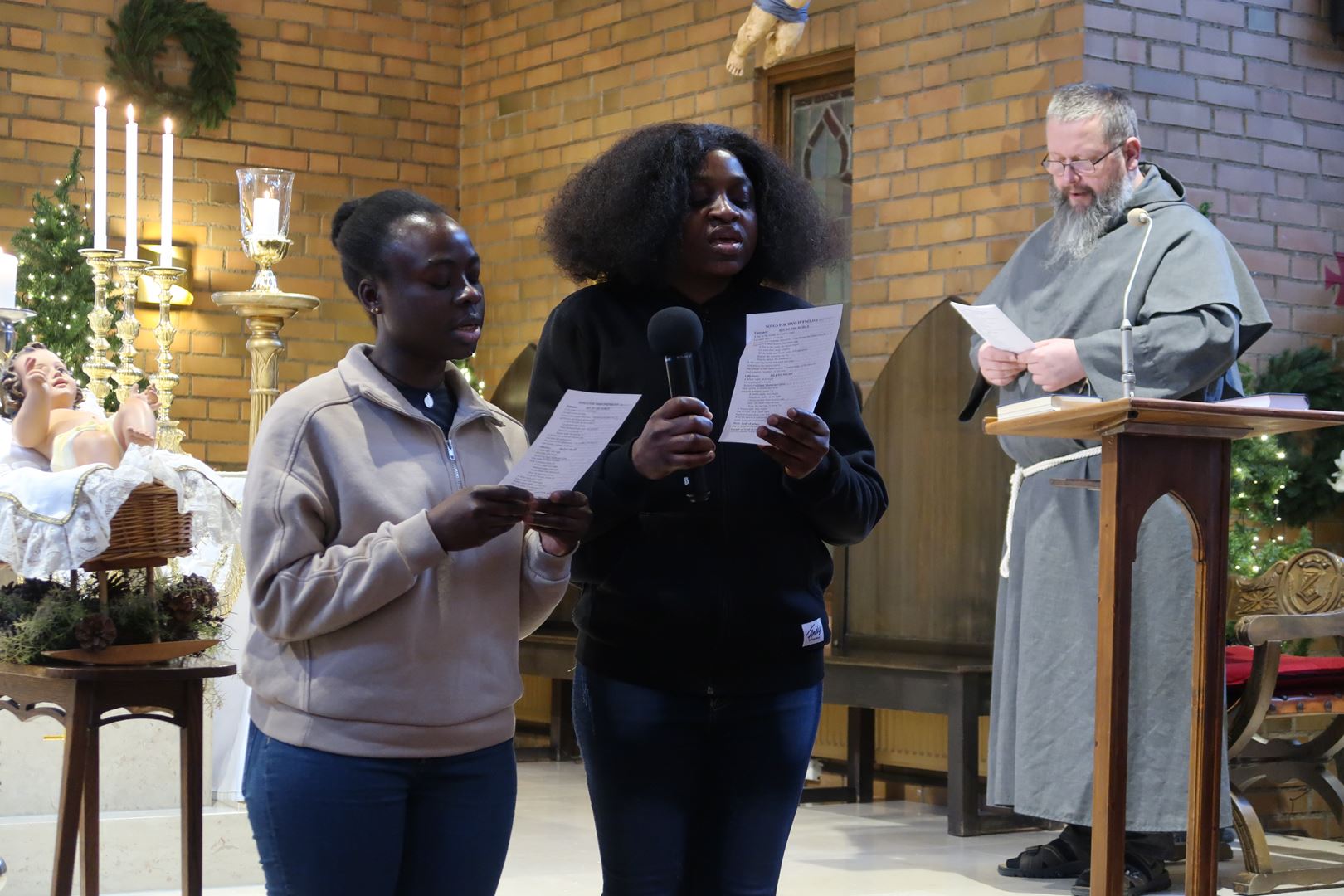 Julsånger på olika språk i St Franciskus, Jönköping 7 januari 2023