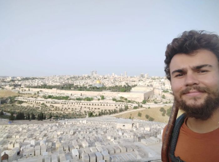 Den franske pilgrimen Ludvig Antona anlände till Jerusalem den 18 maj, vid pingstvakan.