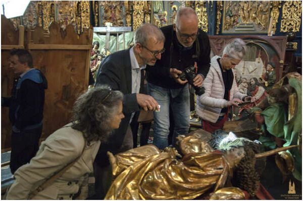 Den gotiska altartavlan i S:ta Marias basilika i Krakow