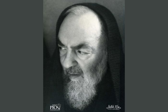 För att fira sitt 10-årsjubileum släpper St. Pio Foundation i USA 10 aldrig tidigare visade fotografier av St. Pio av Pietrelcina