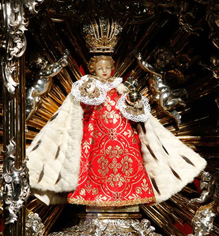 Originalstatyn av det Mirakulösa Pragbarnet i Maria Segerns karmelitkyrka i Prag