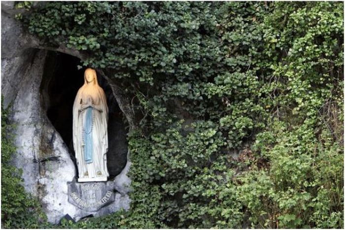 St. Bernadettes dolda lektion i Lourdes