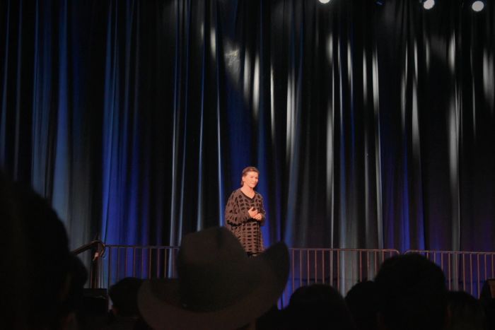 Tammy Peterson, populär podcastare och hustru till psykologen och författaren Jordan Peterson, talade vid SEEK25:s breakout-session i Salt Kale City om tacksamhet och hennes konvertering till katolicismen.