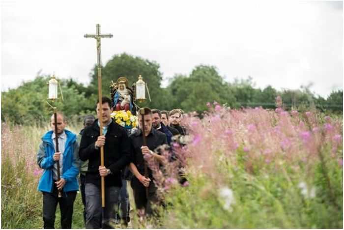 Vad kyrkans hierarki inte förstår om unga katoliker