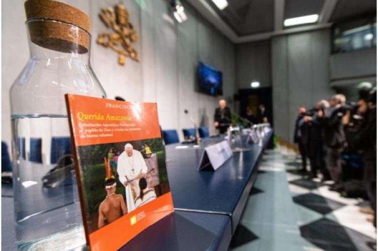 Vatikanens presskonferens presenterar Querida Amazonia den 12 februari 2020