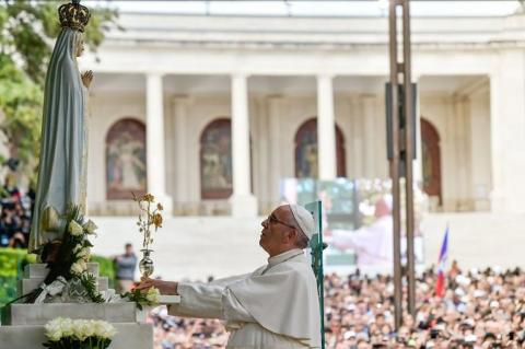 Påven Franciskus och Vår Fru av Fatima