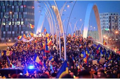 Anhängare till Călin Georgescu protesterar mot att det rumänska presidentvalet ogiltigförklaras