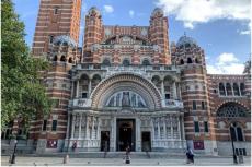 Westminster Cathedral i London är moderkyrka för katoliker i England och Wales och säte för ärkebiskopen av Westminster.